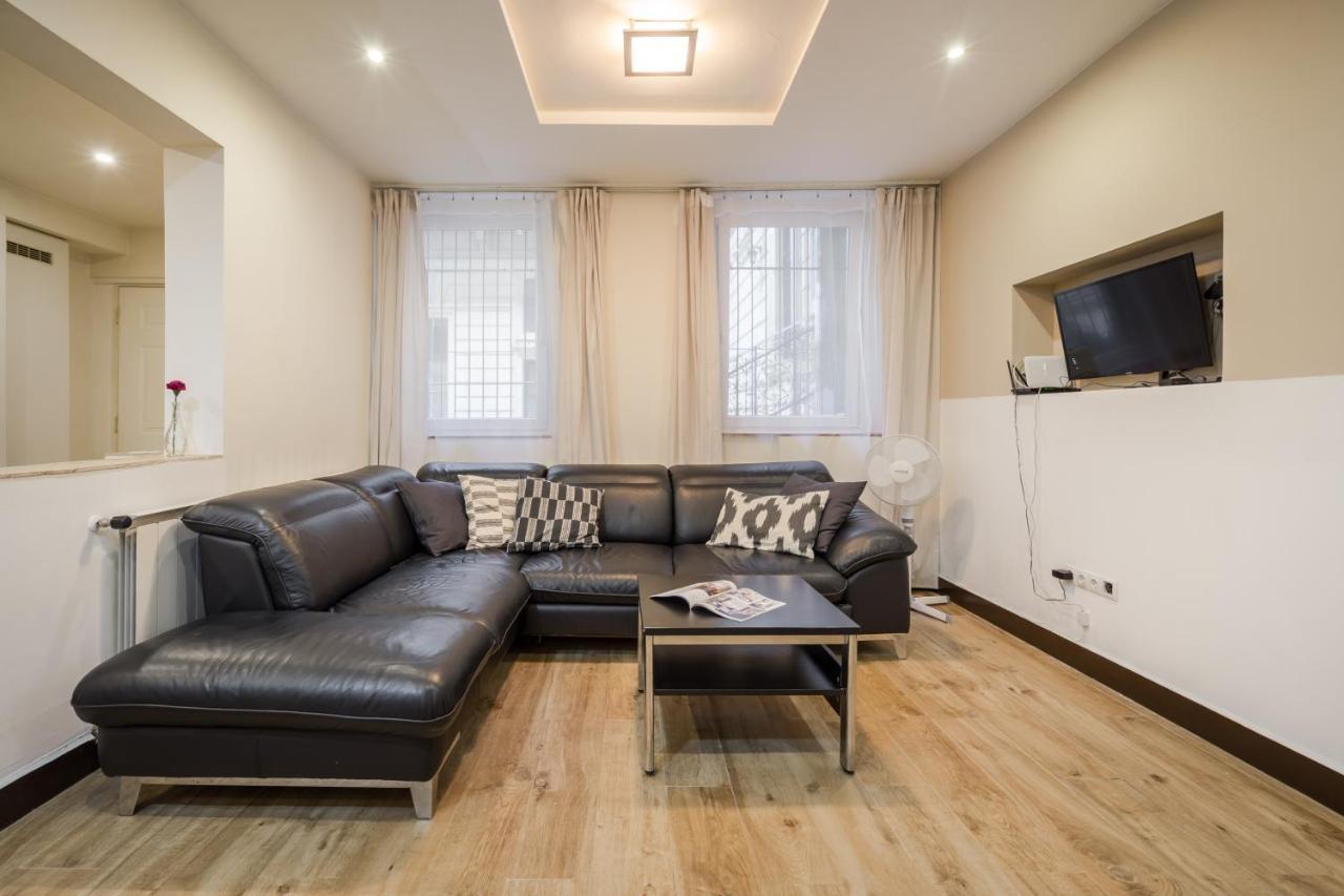 Dolly's Duplex Apartman *